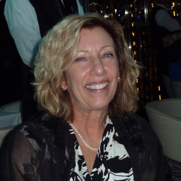 Meet your Posher, Sharon - Picture 1 of 1